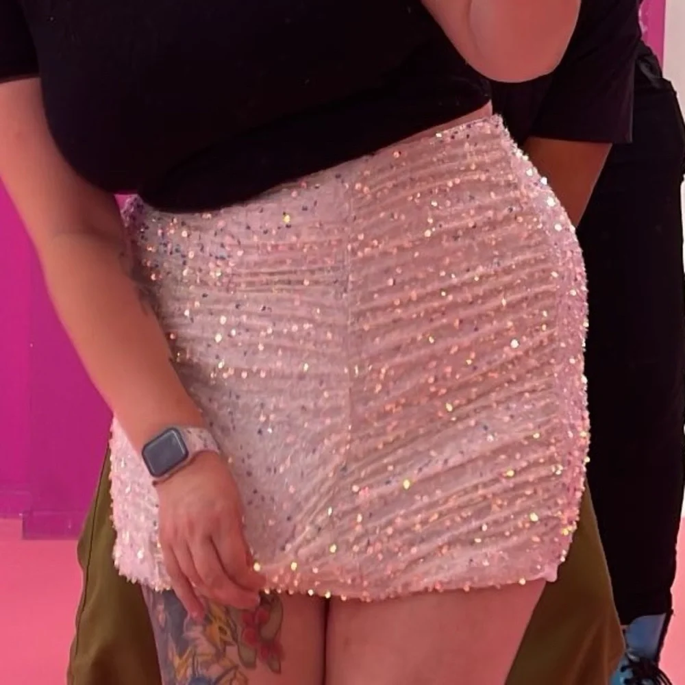 Sequin Embellished white Skirt - Picture 2 of 3